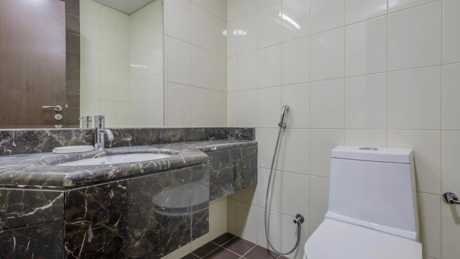 Apartment In Downtown 1B Of 4Beds Female1Of 8Beds Male1213 Dubai