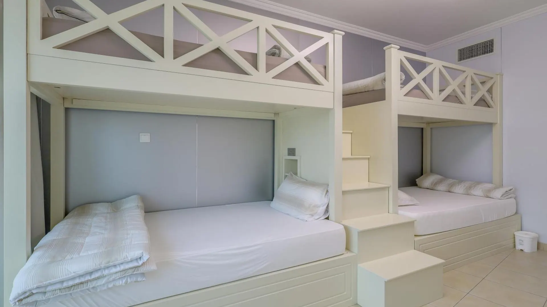 Apartment In Downtown 1B Of 4Beds Female1Of 8Beds Male1213 Dubai 0*,  United Arab Emirates